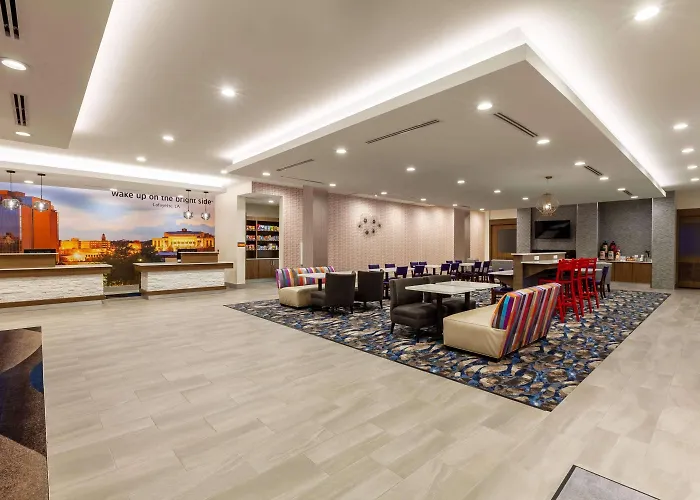 Hotel La Quinta & By Wyndham Oil Center 3*