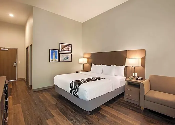 Hotel La Quinta & By Wyndham Oil Center Lafayette